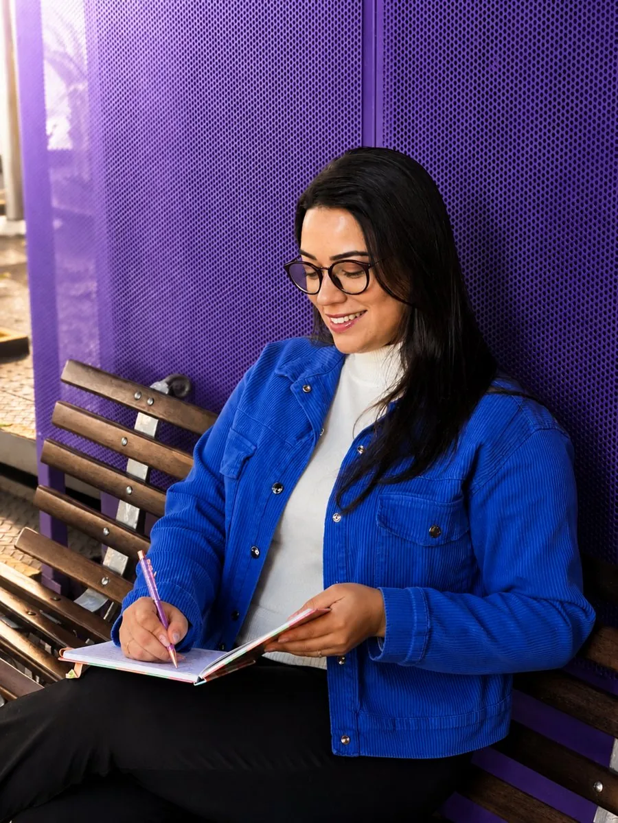 Maiara Bernardes, psicanalista, durante atendimento psicanalítico online